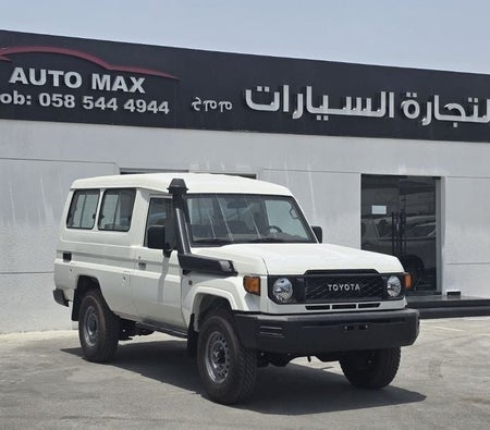 Toyota Land Cruiser 70 2025, photo 2 of 4