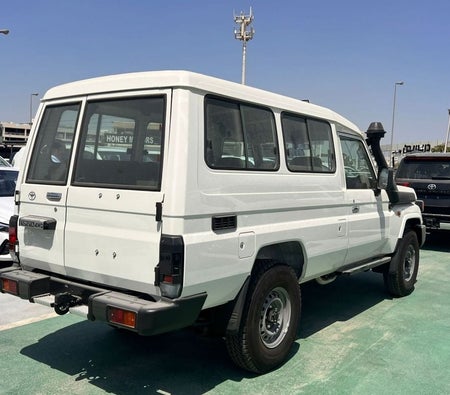 Toyota Land Cruiser 70  2025, photo 4 of 4