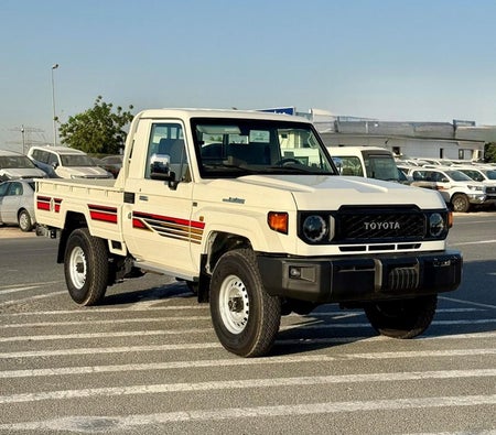 Toyota Land Cruiser 70 2025, photo 2 of 4