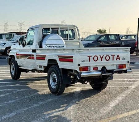Toyota Land Cruiser 70 2025, photo 4 of 4