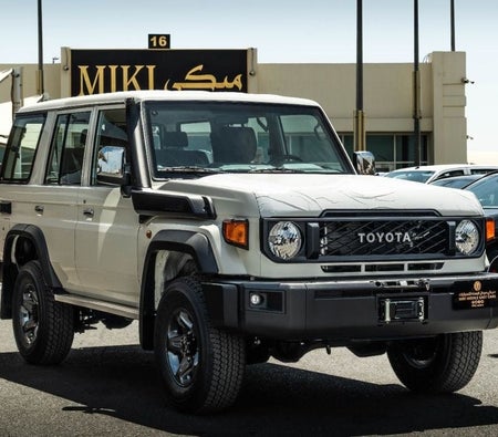 Toyota Land Cruiser 70 2025, photo 2 of 4