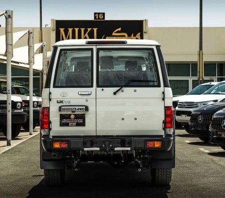 Toyota Land Cruiser 70 2025, photo 4 of 4