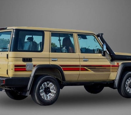 Toyota Land Cruiser 70 2025, photo 4 of 4
