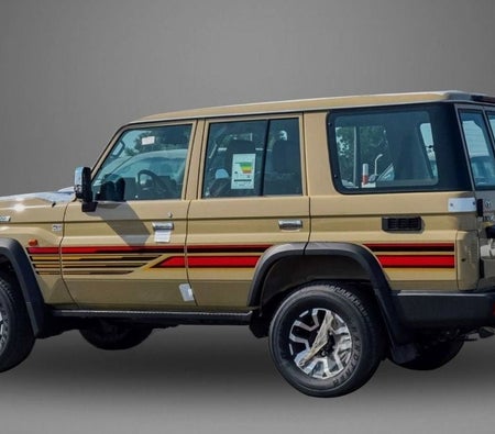 Toyota Land Cruiser 70 2025, photo 3 of 4