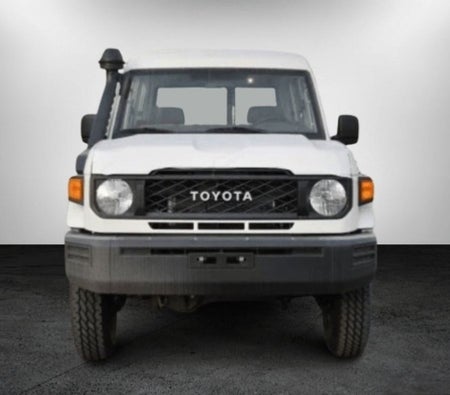Toyota Land Cruiser 70 2025, photo 3 of 4