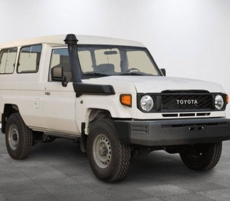 Toyota Land Cruiser 70 2025, photo 2 of 4