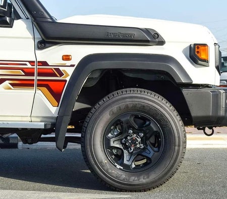 Toyota Land Cruiser 76 Series 70th Anniversary 2024, photo 4 of 4