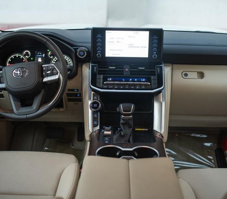 Toyota Land Cruiser GXR V6 2024
