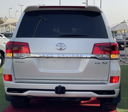 White Toyota Land Cruiser VXR 2018