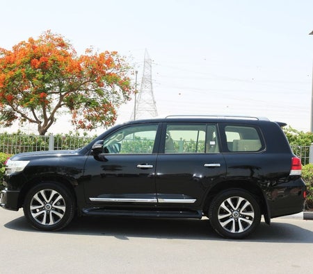 Black Toyota Land Cruiser 2019