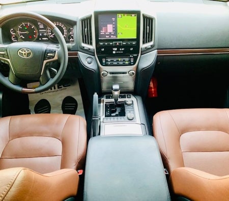 Negro Toyota Land Cruiser 2019