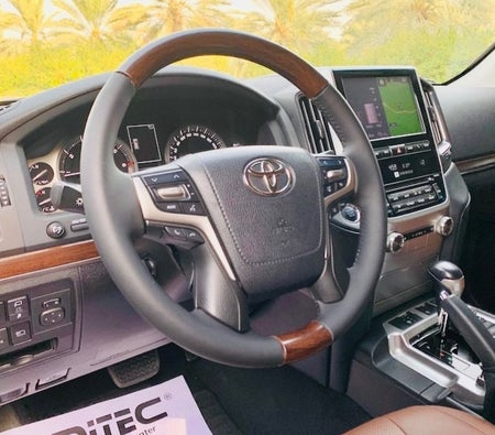 Negro Toyota Land Cruiser 2019