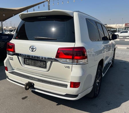 White Toyota Land Cruiser 2020