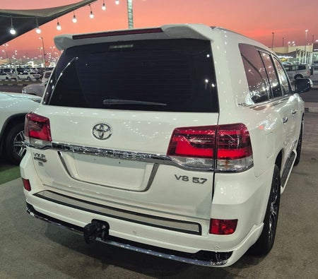 White Toyota Land Cruiser 2020