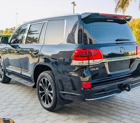 Negro Toyota Land Cruiser 2021