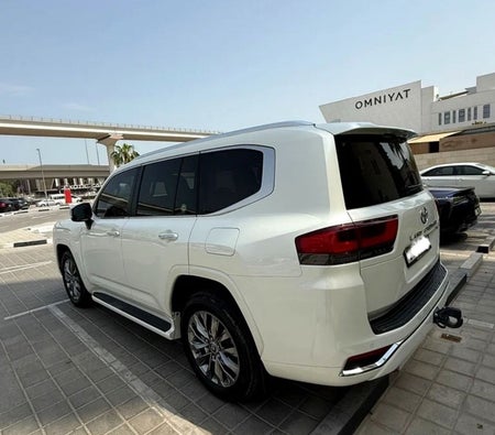 wit Toyota Land Cruiser 2022