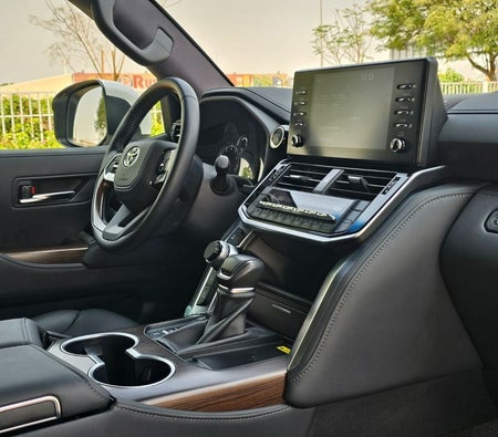 Toyota Land Cruiser 2024, photo 2 of 4