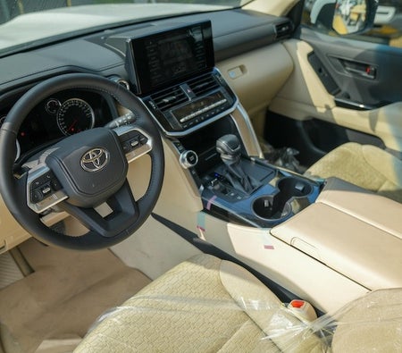 Toyota Land Cruiser GXR MID 2024, photo 3 of 4