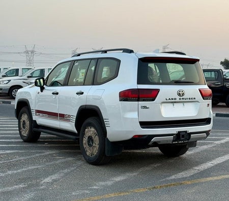 Toyota Land Cruiser 2025, photo 4 of 4