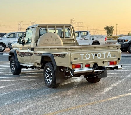Toyota Land Cruiser Pickup 2026, photo 4 of 4