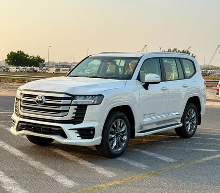 Белый Toyota Land Cruiser 2026 Белый Toyota Land Cruiser 2026