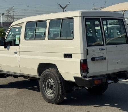 Toyota Land Cruiser 2026, photo 4 of 4