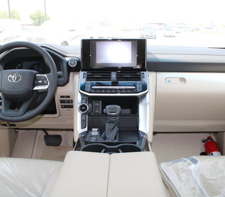 Toyota Land Cruiser 2026, photo 3 of 4
