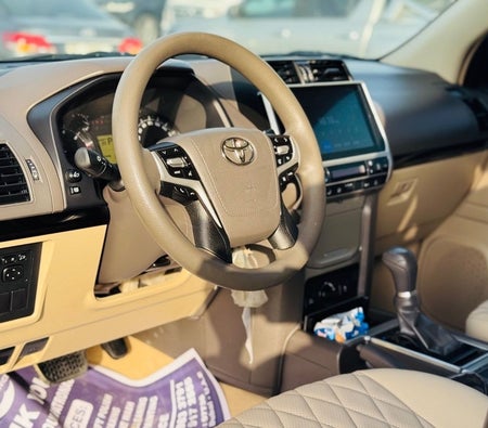 Blanc Toyota Prado 2019