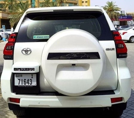 Белый Toyota Prado 2022 год