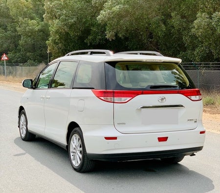 Weiß Toyota Previa Basic 2020