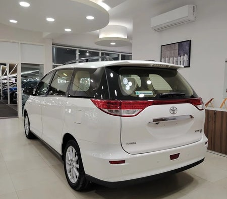 Toyota Previa SE 2020, photo 3 of 4