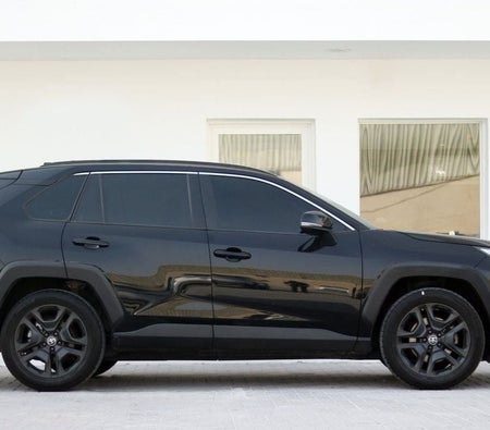 zwart Toyota RAV4 2022
