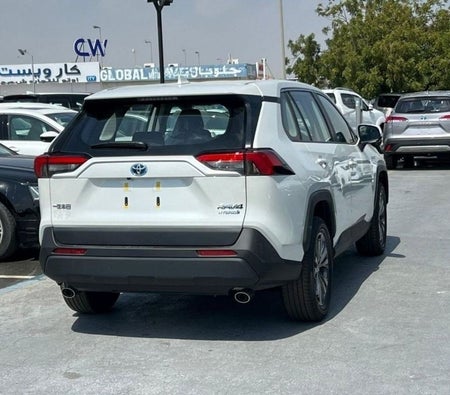White Toyota RAV4 2023