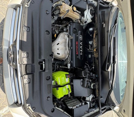 Beyaz Toyota RAV4 2012