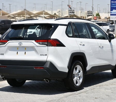 Weiß Toyota RAV4 2025