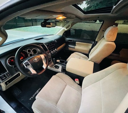 Toyota Sequoia GXR 2014, photo 3 of 4