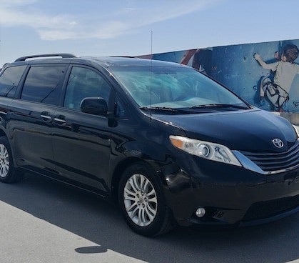 Toyota Sienna 2014, photo 2 of 4