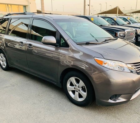 Toyota Sienna 2016, photo 3 of 4