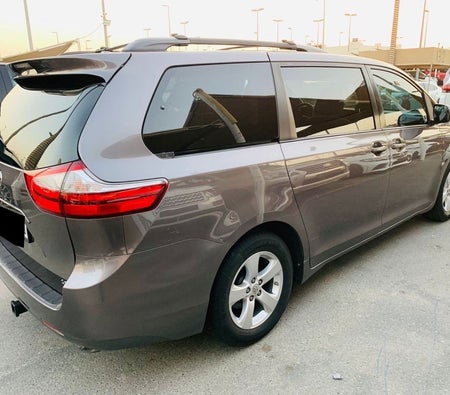 Toyota Sienna 2016, photo 4 of 4