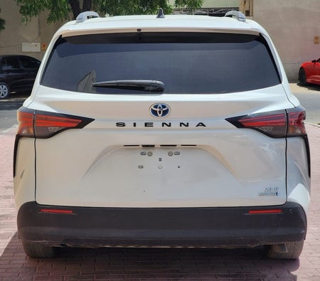 Weiß Toyota Sienna XLE 2022