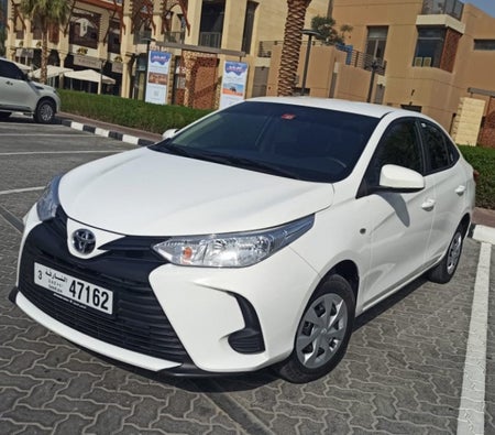 Beyaz Toyota Yaris Sedan 2022 Beyaz Toyota Yaris Sedan 2022