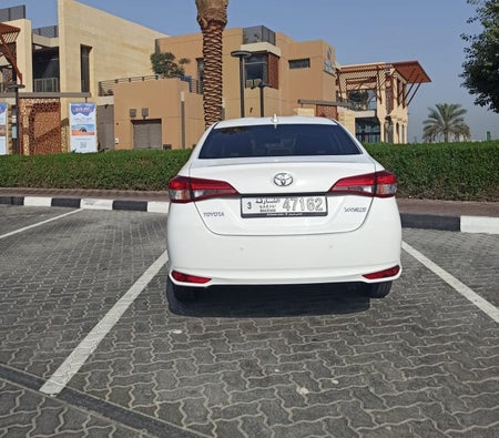 Beyaz Toyota Yaris Sedan 2022