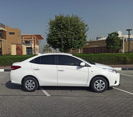 Beyaz Toyota Yaris Sedan 2022 Beyaz Toyota Yaris Sedan 2022