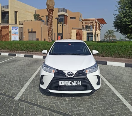 Beyaz Toyota Yaris Sedan 2022 Beyaz Toyota Yaris Sedan 2022