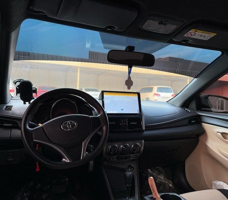 White Toyota Yaris MID 2016
