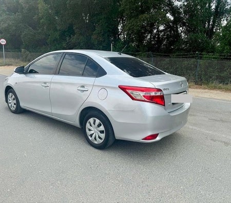 Toyota Yaris SE 2016, photo 4 of 4