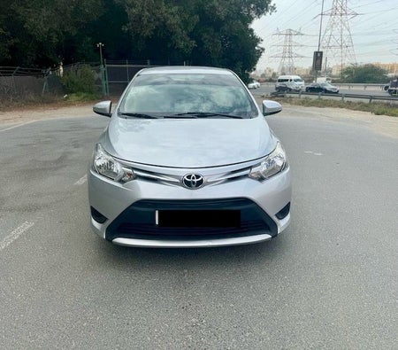 Toyota Yaris SE 2016, photo 2 of 4