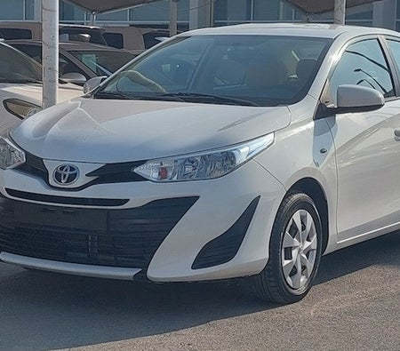 Toyota Yaris SE 2020, photo 2 of 4