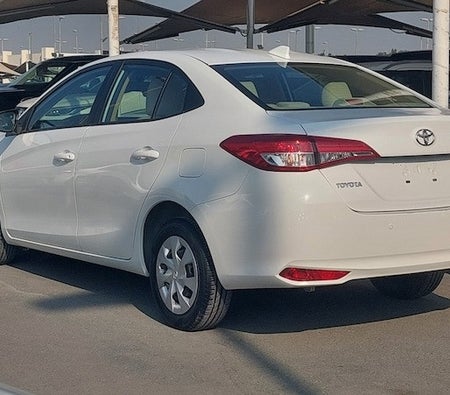 Toyota Yaris SE 2020, photo 3 of 4
