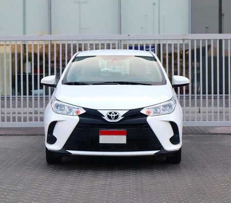 Toyota Yaris E 2021, photo 2 of 4